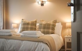 Lemon Tree Inn - Newly Refurbished Coastal Stay